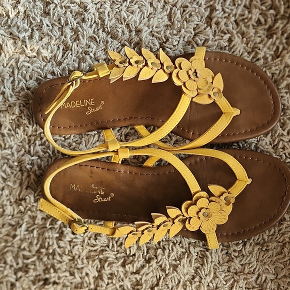 Womans Madeline yellow floral  sandal size 8 - Picture 2 of 10